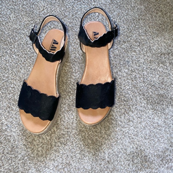 Espadrilles - Picture 3 of 6